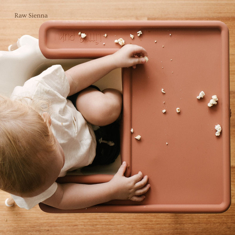 Toddler self-feeding with Little Puku food-grade silicone mantel individual protecting IKEA Antilop tray